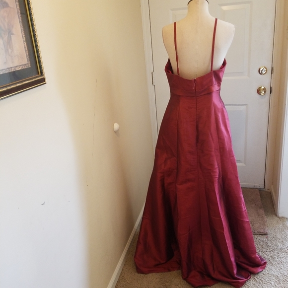 DaVinci Maroon Formal Dress - Picture 4 of 6